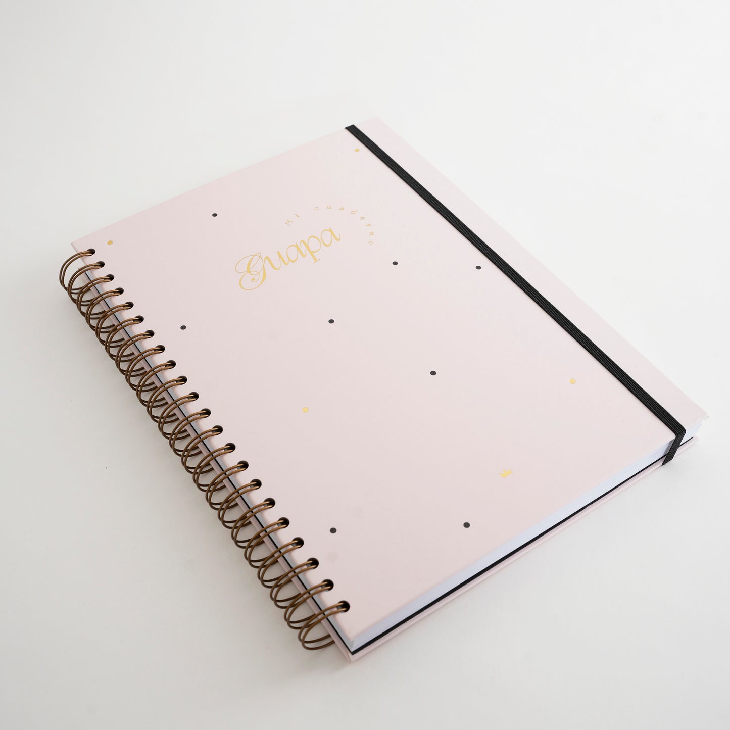 Cuaderno Guapa Grande en color rosa es una hermosa opción que puedes emplear para cualquier propósito que desees, ya sea escritura o dibujo.