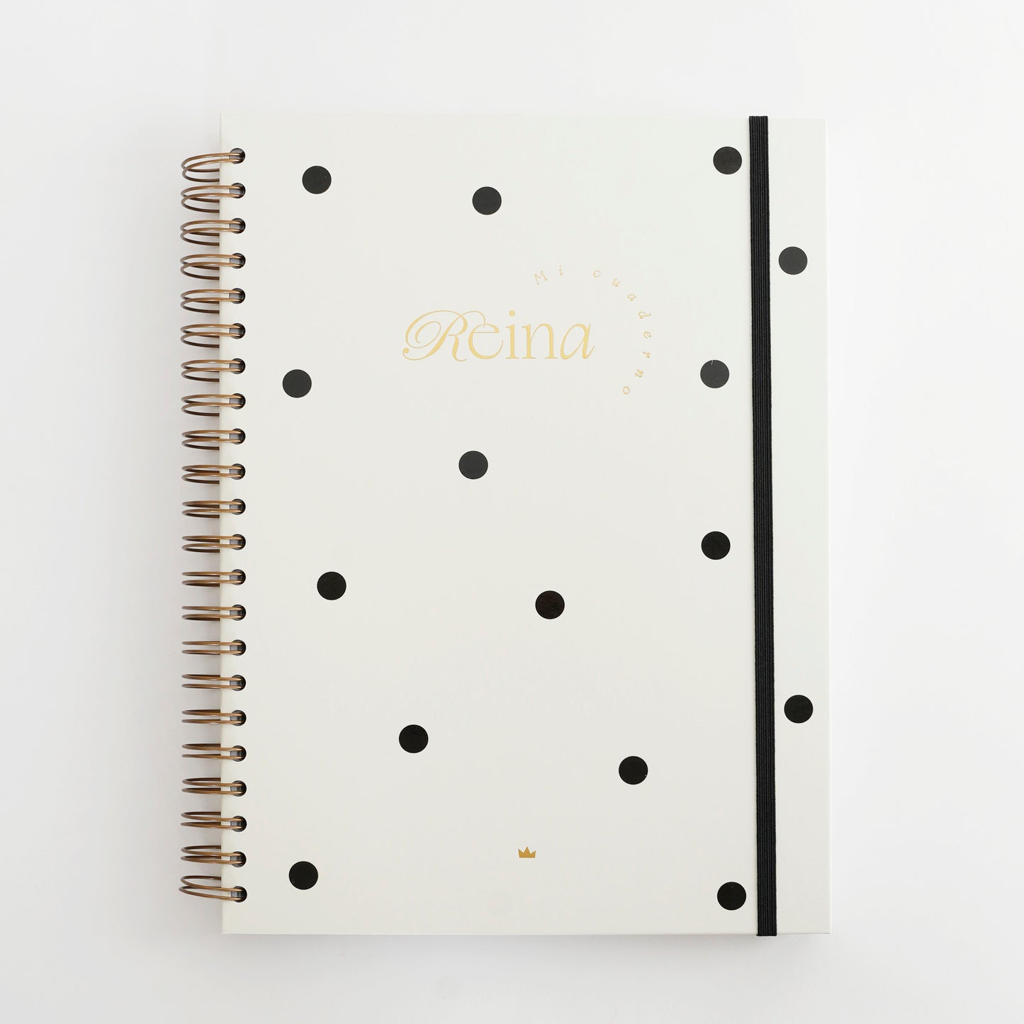 Cuaderno Reina Grande en color beige es una hermosa opción que puedes emplear para cualquier propósito que desees, ya sea escritura o dibujo. Tiene impreso en el interior unos puntos sutiles, con una separación de 5mm, para que puedas anotar tus pensamientos, hacerlo tu diario personal y emplearlo para tus tareas.